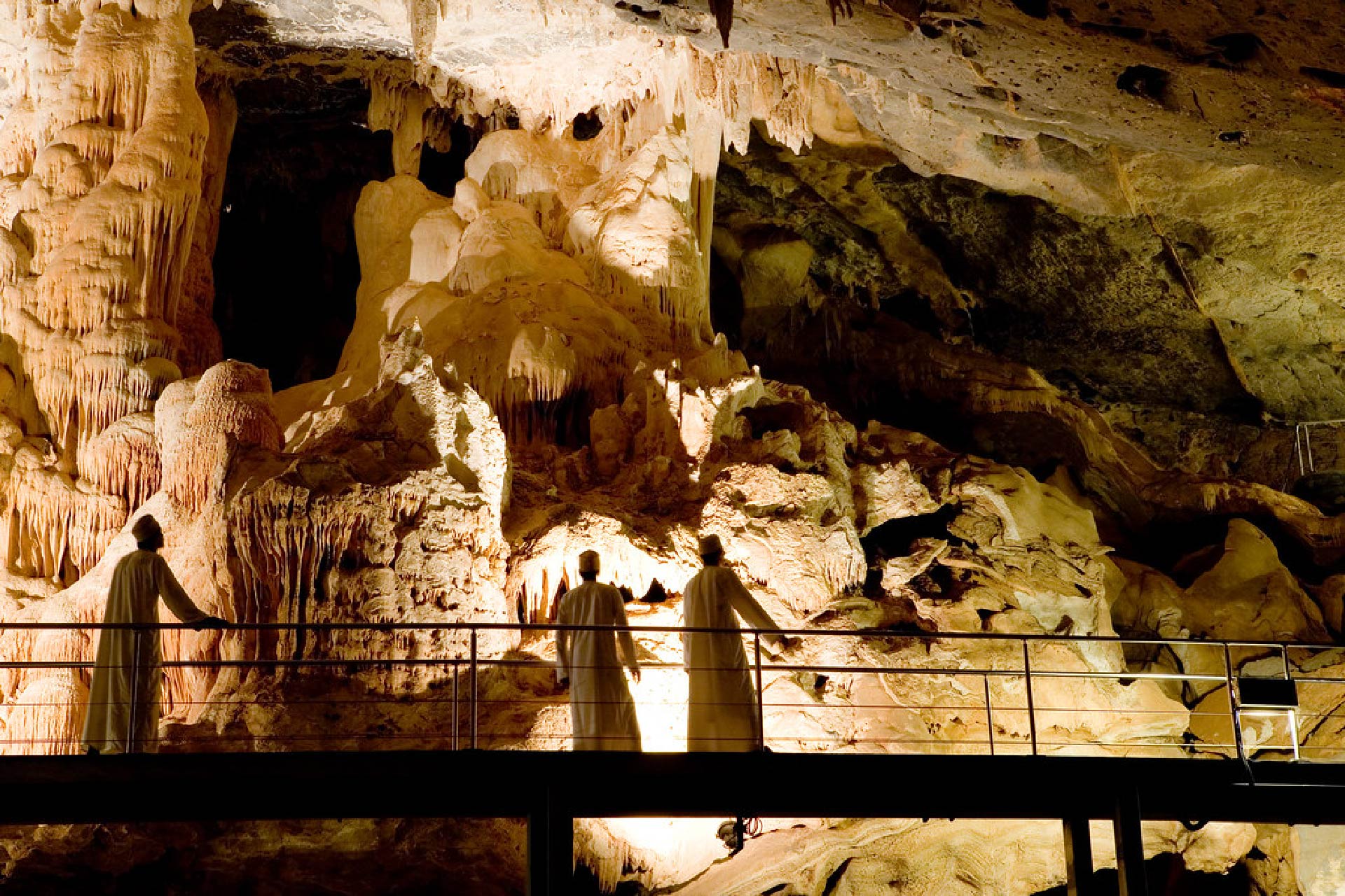 Day Tours From Muscat City (8 am till 6-7 pm) Nizwa & Al Hoota Cave